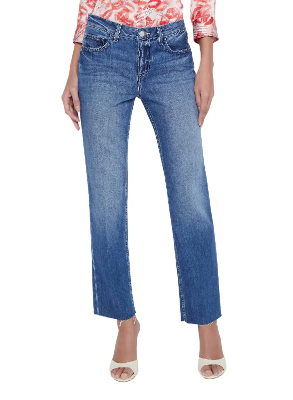  Women's Stylish Outdoor OutfitMilana Jean In Brentwood Women's Stylish Outdoor Outfit