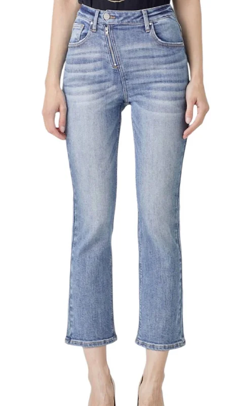  Modern Women's Wardrobe EssentialsStraight Leg Asymetrical Zipper Jeans In Light Denim Modern Women's Wardrobe Essentials